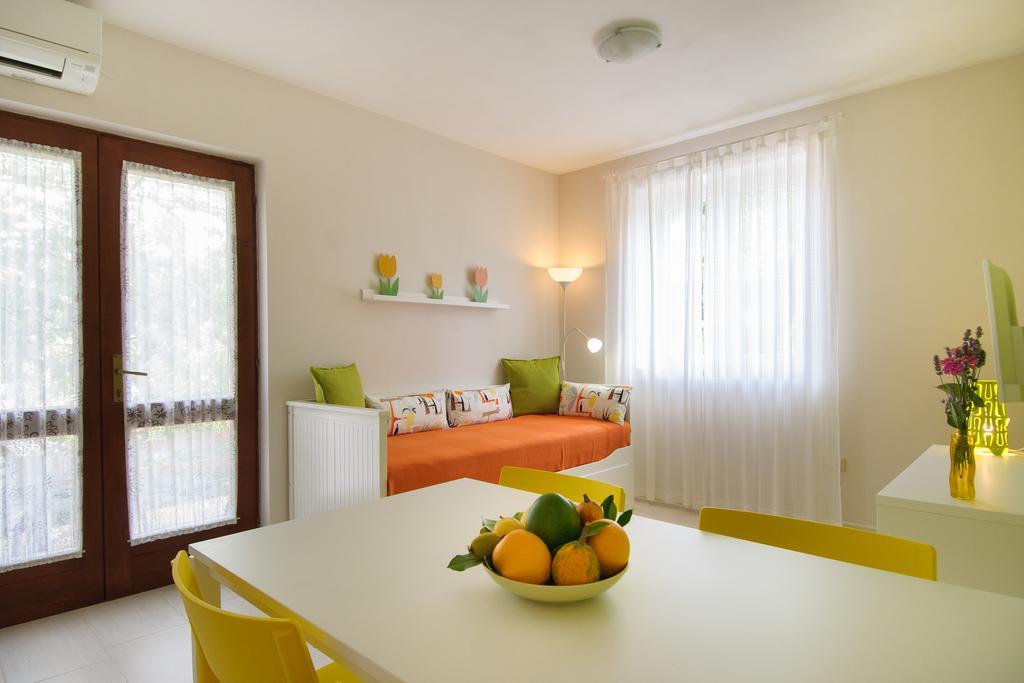 Studio And Apartment Nadia With Garden Poreč Eksteriør bilde