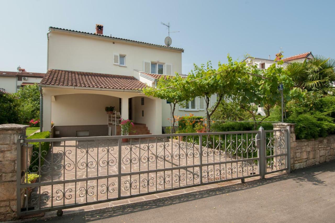 Studio And Apartment Nadia With Garden Poreč Eksteriør bilde